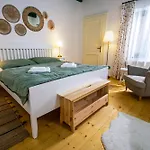 Dom Na Konci Villa Kostolne
